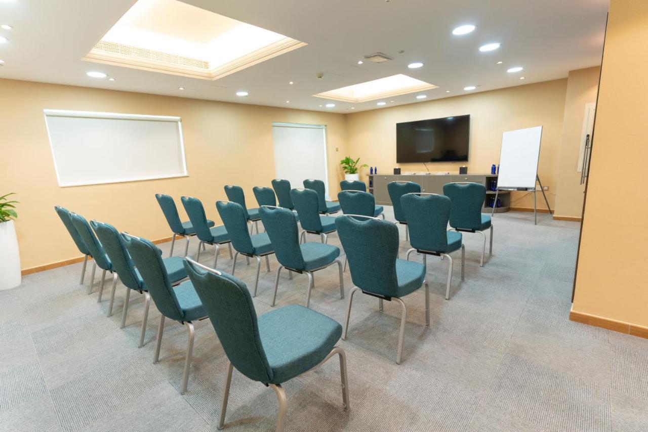 First Central Hotel Suites Dubai Esterno foto